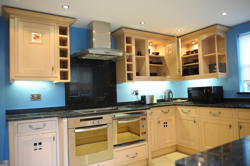 The Greyhound Cottage Chigwell Exterior photo