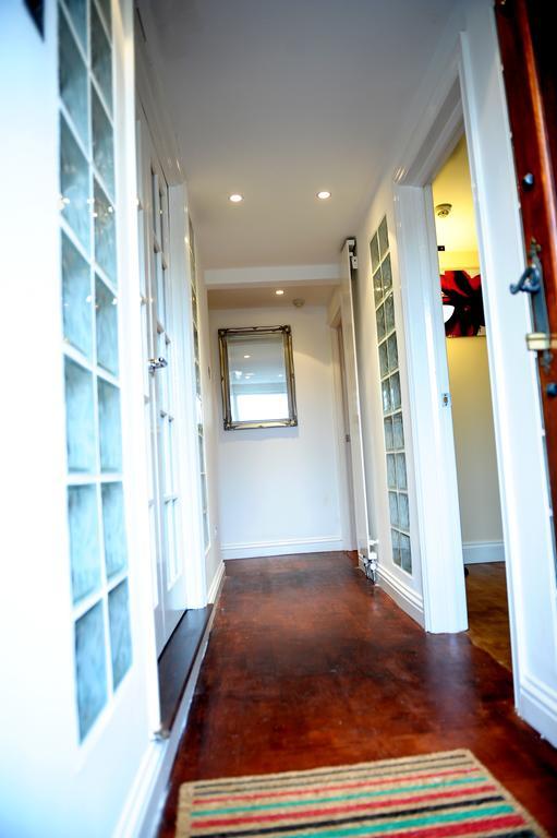 The Greyhound Cottage Chigwell Exterior photo