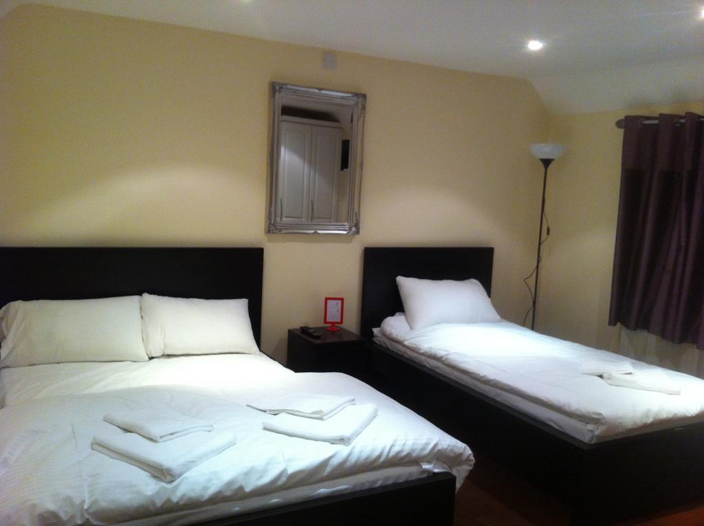 The Greyhound Cottage Chigwell Room photo