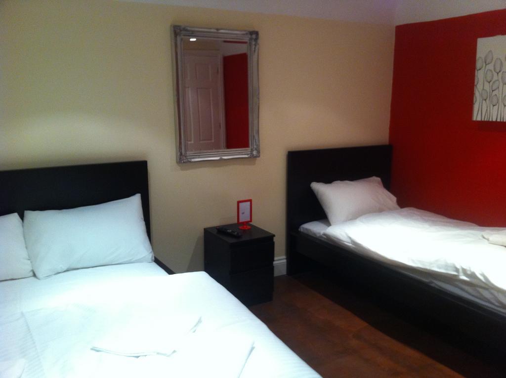 The Greyhound Cottage Chigwell Room photo